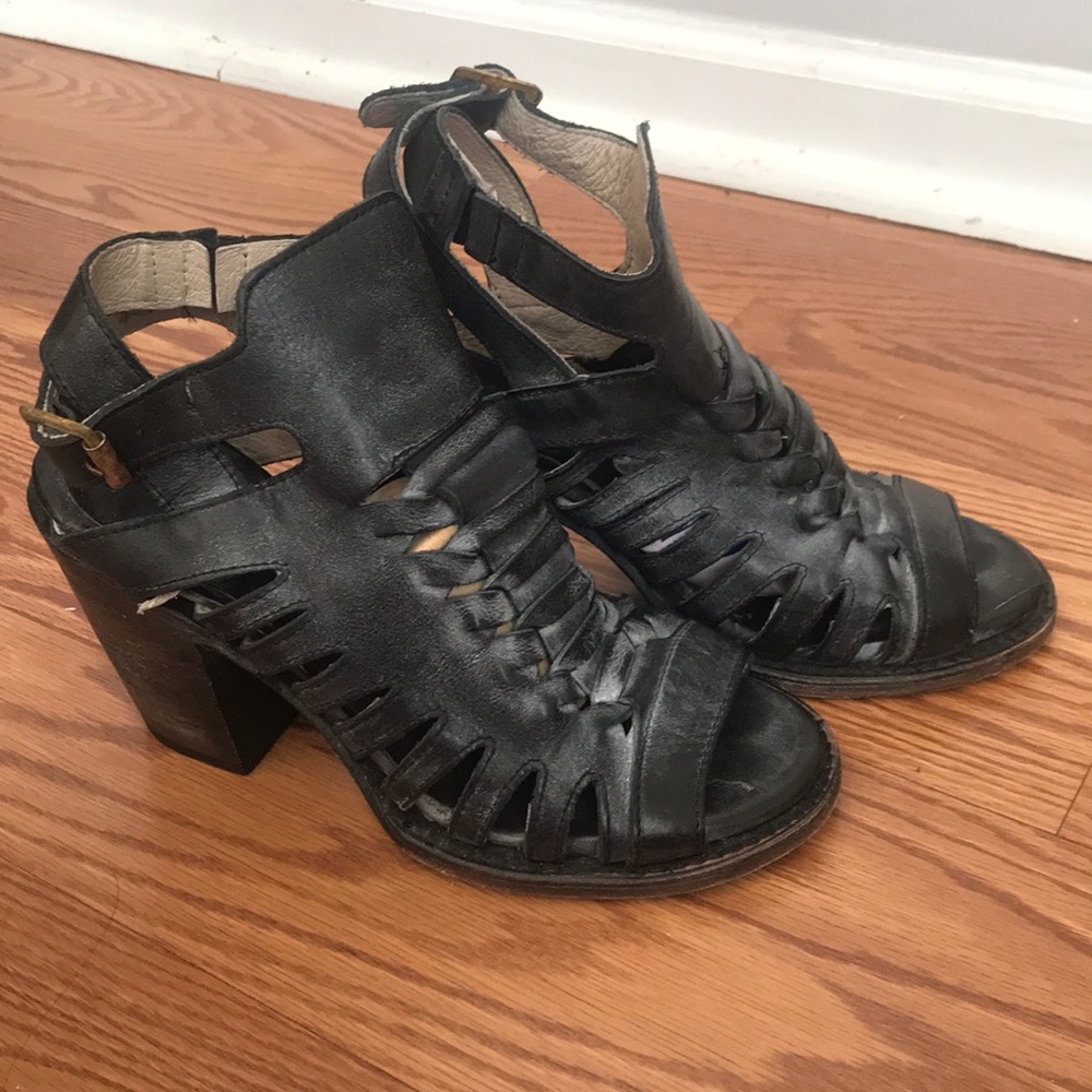 Free bird Bongo Sandals - Picture 3 of 5